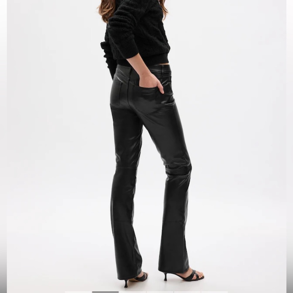 *New Without Tag* Mid-Rise Faux Leather Pants (29)